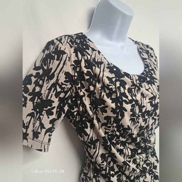 H&M S Slinky Stretch Knit Dress Gathered Ruched Black Ivory Floral Short Sleeve - Picture 2 of 5
